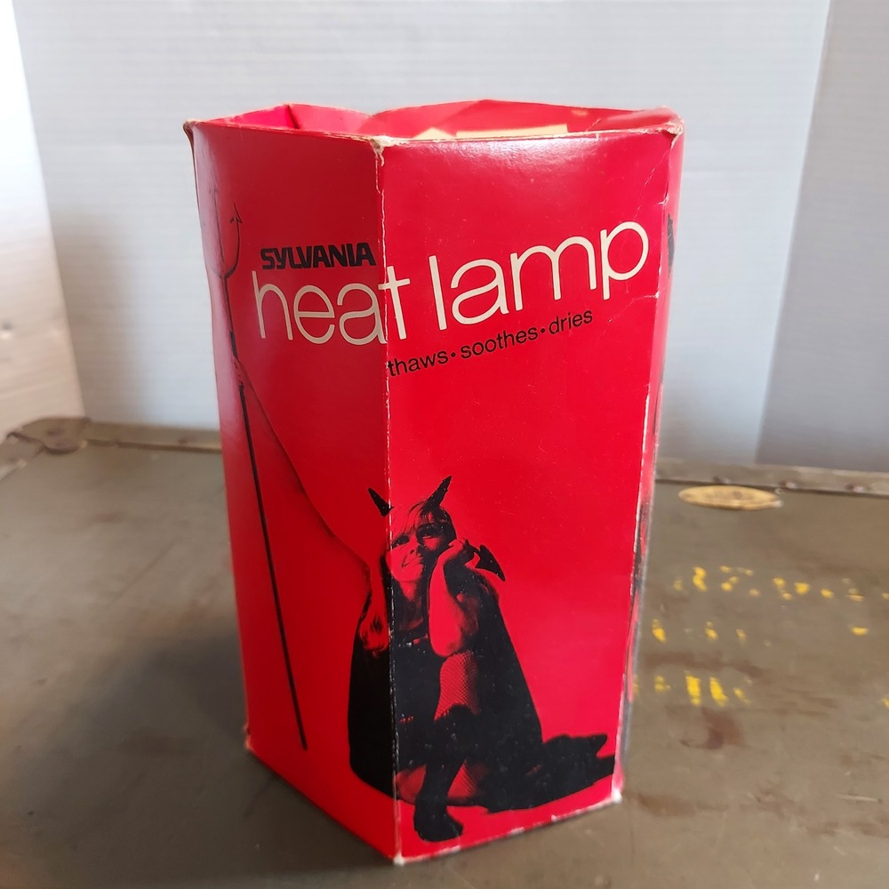 Vintage Sylvania Heat Lamp 250W Infrared Bulb Red Devil Graphics Box 250-HL-A